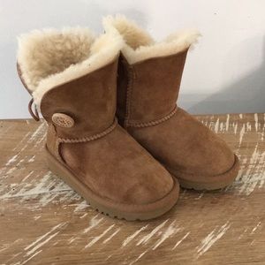 Toddler girl Uggs Bailey Button